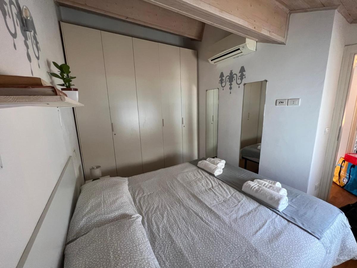 La Mansarda In Centro Apartment Modena Bagian luar foto